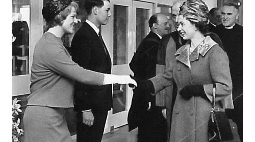 Alumnus Lorna Daymond meets the Queen